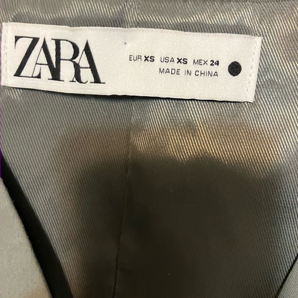 Zara Khaki Green Sleeveless Vest - Picture 2 of 3